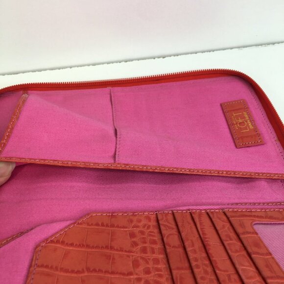 Ann Taylor Loft  Passport Card Organizer Traveling Leather Wallet - Picture 4 of 7